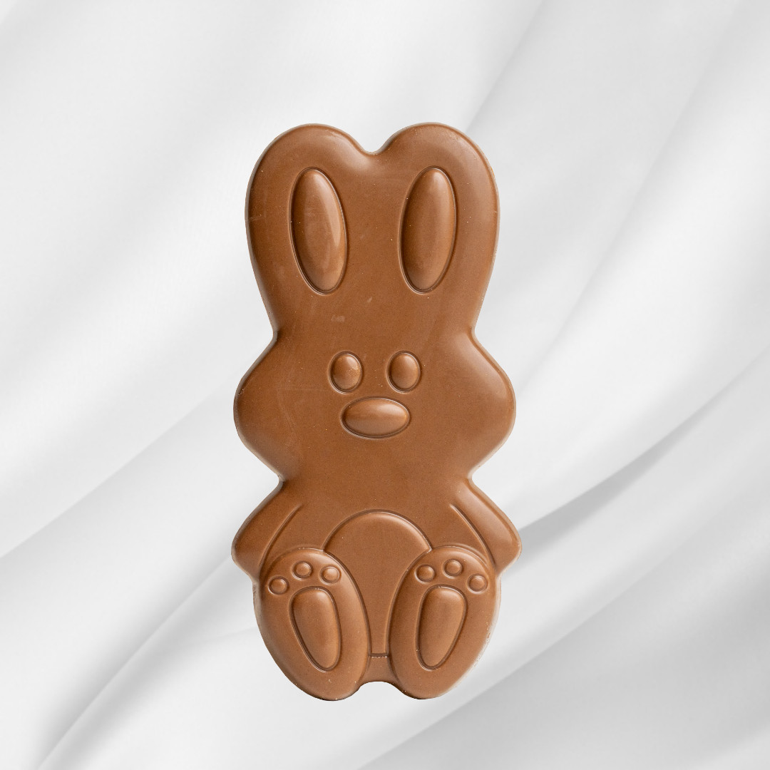 Påskehare i melkesjokolade og karamellsjokolade fra Sjokoladekompaniet