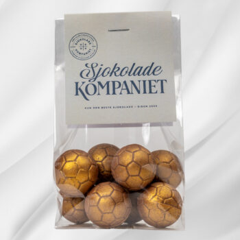 Sjokoladefotballer fra Sjokoladekompaniet laget med melk- og karamellsjokolade