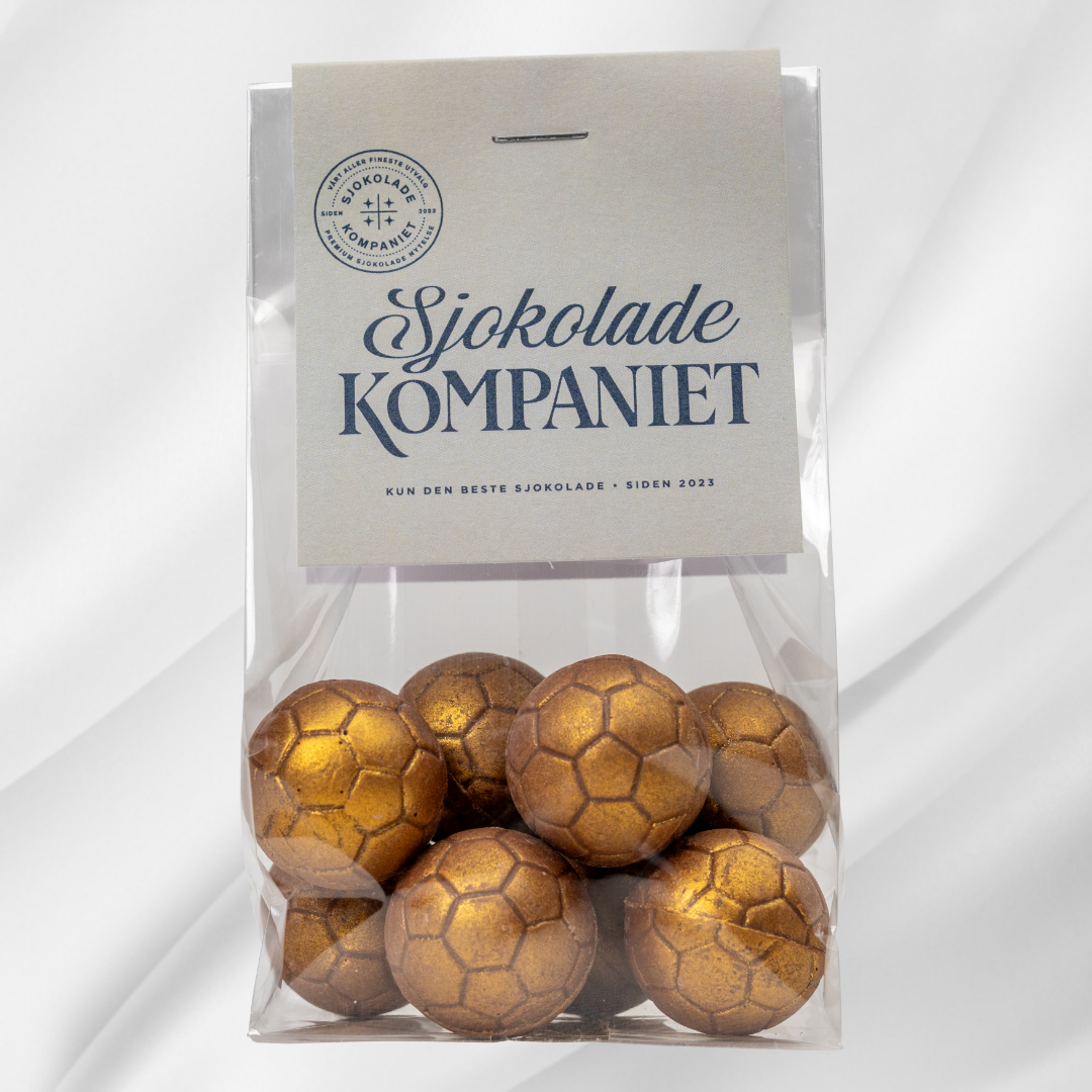 Sjokoladefotballer fra Sjokoladekompaniet laget med melk- og karamellsjokolade
